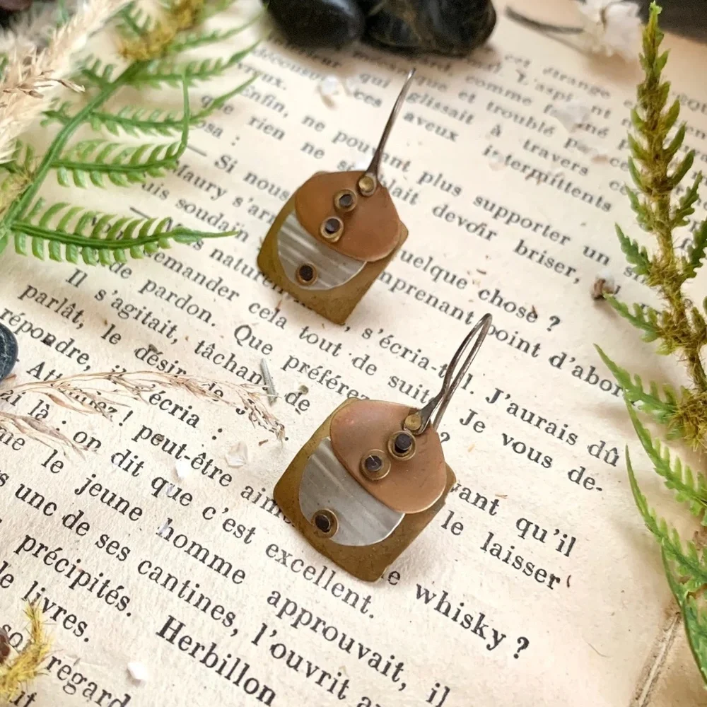 70's HANDMADE MIXED MEDIA CUBIST BRASS & COPPER DANGLE EARRINGS - Picture 9 of 10